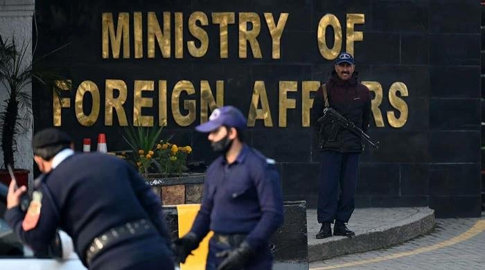 Foreign Office activates special unit to assist Pakistanis stranded in Lebanon