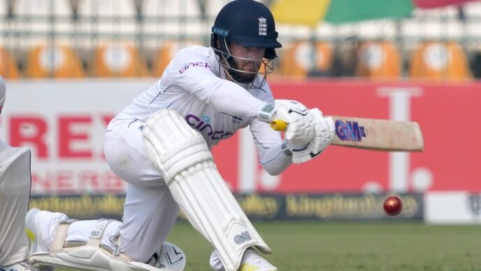 Ben Duckett expects drama on day three after Pakistan left England in a spin