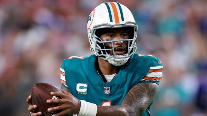 Dolphins QB Tua Tagovailoa expected to return this season, coach Mike McDaniel says