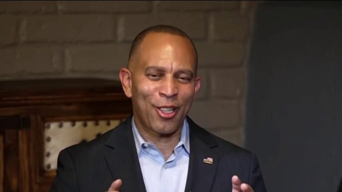 Hakeem Jeffries says it's important to 'keep our foot on the gas pedal' for Democrats to flip House