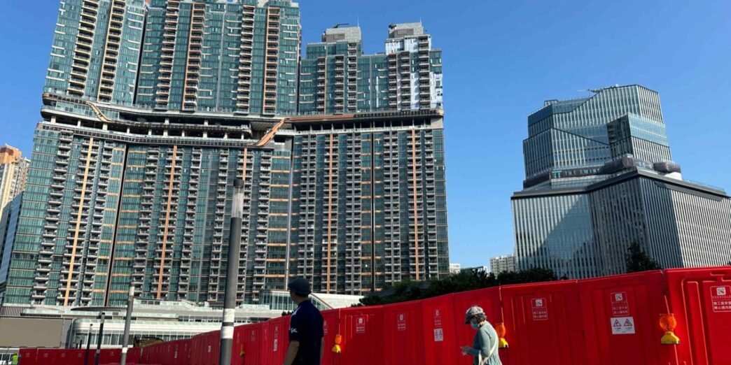 Hong Kong developers unload apartments at deep discounts