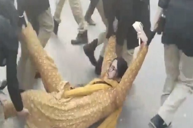 Human Rights Commission demands investigation into Police violence during Sindh Rawadari March
