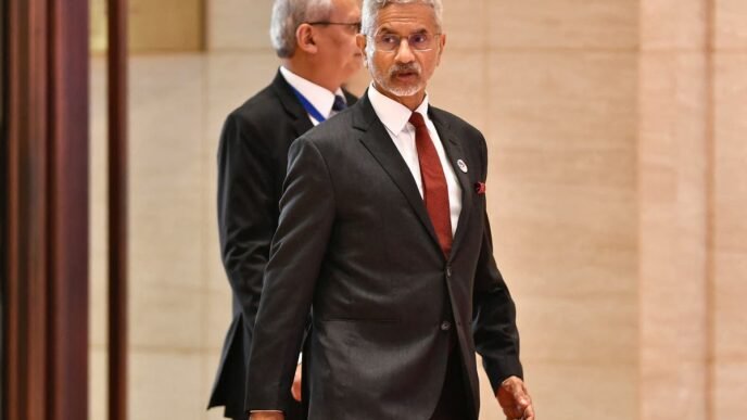 Indian foreign minister promises to ‘behave himself’ on rare Pakistan visit