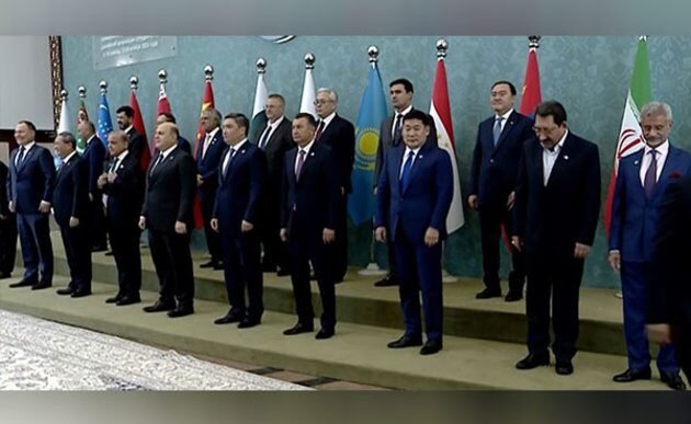 Jaishankar poses for SCO family photo with other leaders ahead of meeting in Islamabad