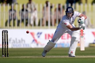 Jamie Smith leads England fightback after Pakistan put them in a spin