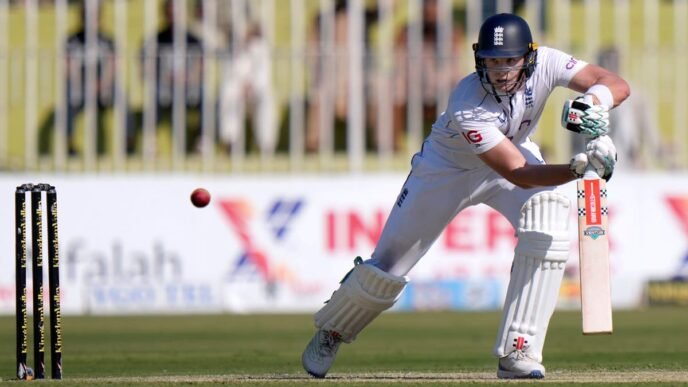 Jamie Smith leads England fightback after Pakistan put them in a spin