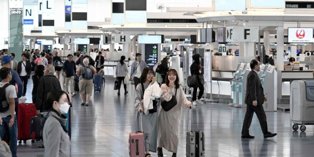 Japan's travel industry sees continued boom to Asian destinations