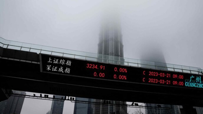 Key China stock index logs first consecutive daily drop since stimulus rush