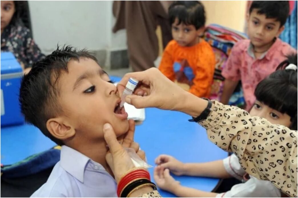 Nationwide polio vaccination drive to launch on Oct 25 in Pakistan