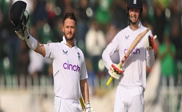 Pakistan stage comeback in second Test, break England's batting momentum