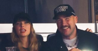 Taylor Swift, Travis Kelce attend Yankees' playoff game in NYC