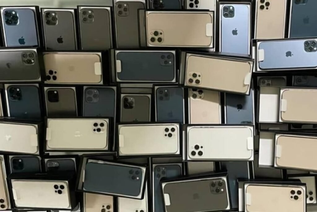 37 smuggled iPhones worth Rs11.5mln seized at Lahore Airport