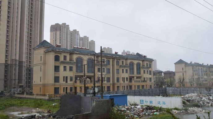 China housing rents slump to 4-year low amid oversupply