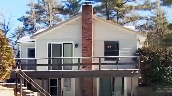 Four in New Hampshire found dead on Christmas of apparent carbon monoxide poisoning