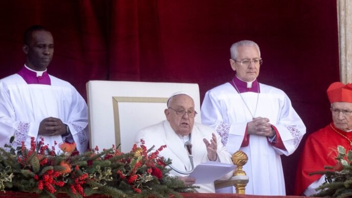 Pope Francis urges all nations to 'silence the sounds of arms' in Christmas address