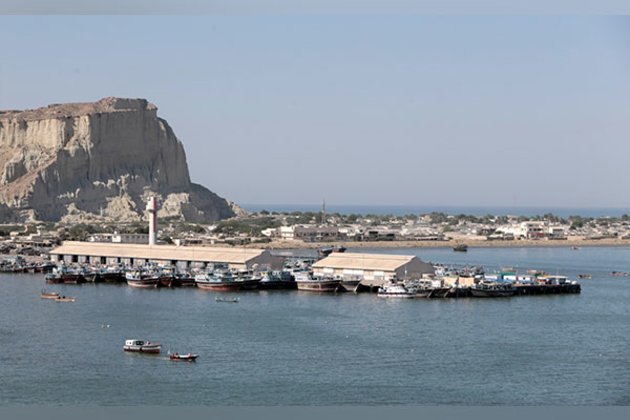 Protests in Gwadar continue for over a week, demanding reopening of Iranian border for trade