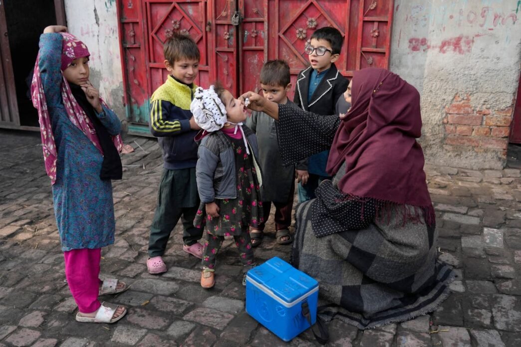 Roadside bomb kills 3 police officers escorting polio workers in northwest Pakistan