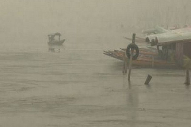 Srinagar freezes at minus 7 degrees Celsius