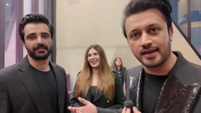 Atif Aslam shares heartwarming anecdote about Hamza Ali Abbasi from their Hajj trip