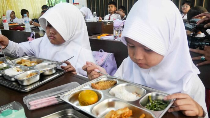 Indonesia launches free meal program amid budget constraints