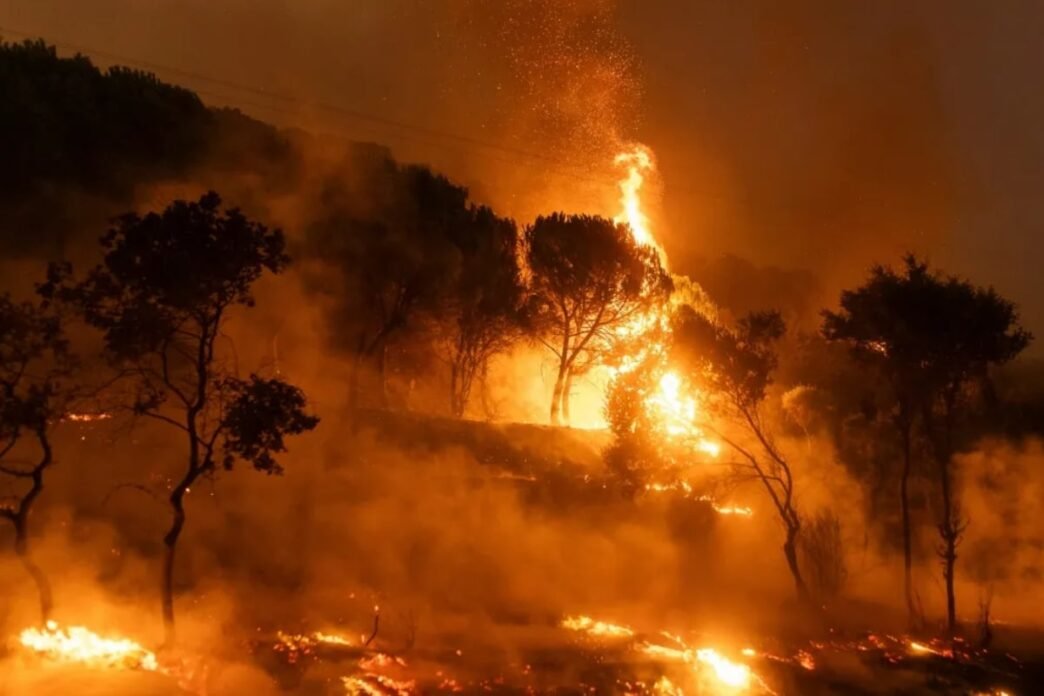 Massive wildfire near Los Angeles reaches 9,400 acres