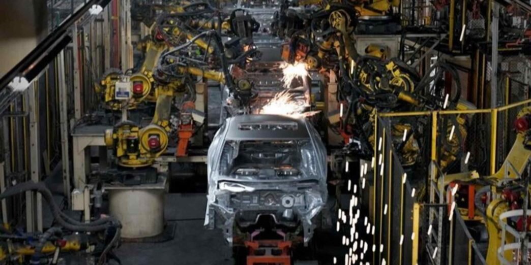 Nissan halts U.S. production plans for compact EVs