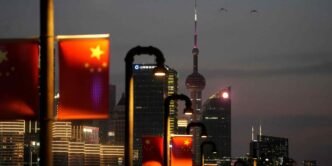 China's big bank shares mixed after $72bn capital injection unveiled