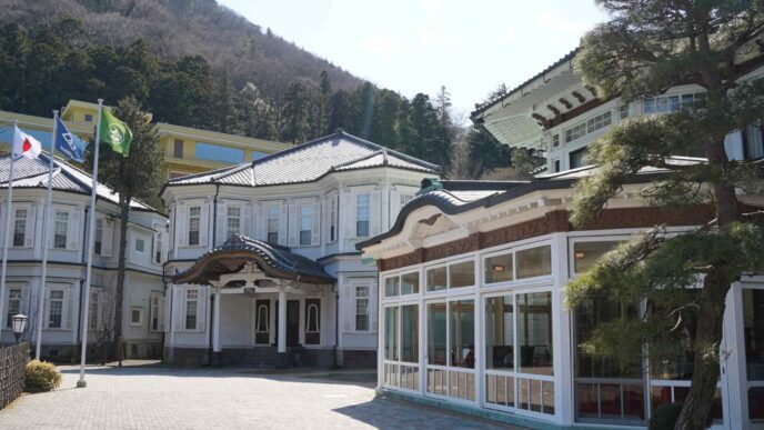 Classic Japan hotel lures guests with seasonal Instagrammability
