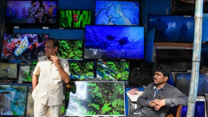 Indian legacy TV stagnates as Reliance boosts smart TV offers