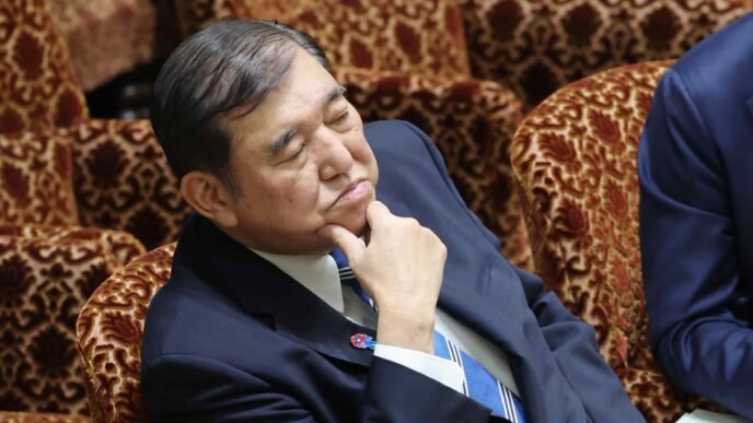 Ishiba cabinet's approval hits new low after gift voucher scandal