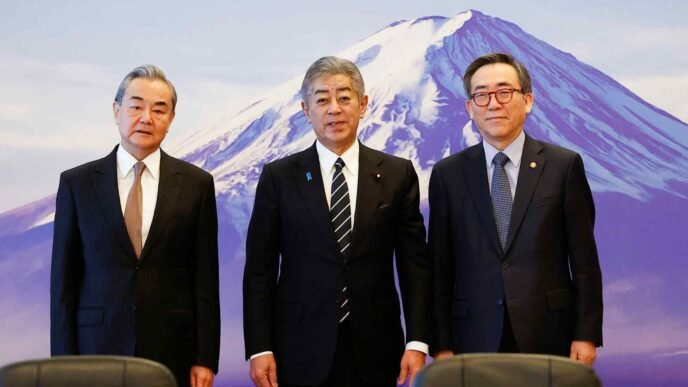 Trump's threat to free trade brings China, Japan, South Korea closer