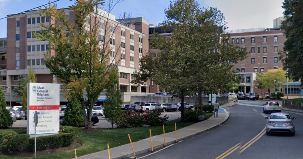 5 nurses who work on the same floor at Massachusetts hospital have brain tumors