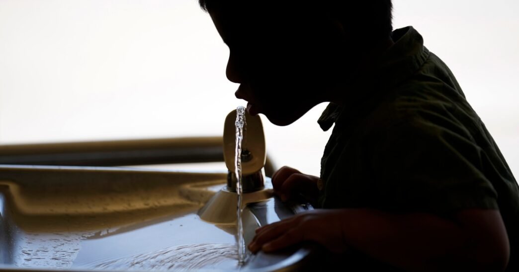 A county in Florida halts water fluoridation amid political pressure