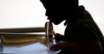 A county in Florida halts water fluoridation amid political pressure