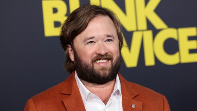 Actor Haley Joel Osment faces alcohol, cocaine charges