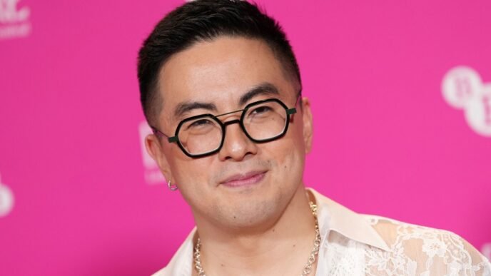 Bowen Yang defends Aimee Lou Wood’s criticism of ‘White Lotus’ parody on ‘SNL’