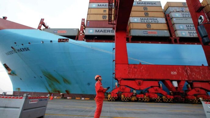 China's exports smash forecasts ahead of heaviest U.S. tariff hit