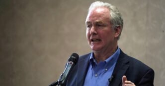 Chris Van Hollen meets with Kilmar Abrego Garcia in El Salvador