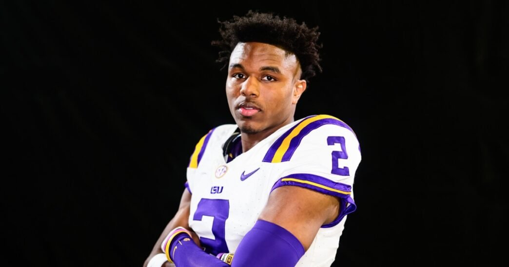 Ex-LSU receiver Kyren Lacy died in an apparent suicide during a police chase, authorities say