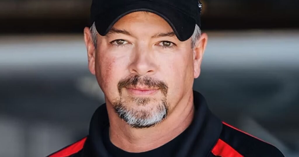 Famed stunt pilot Rob Holland dies in plane crash days before airshow