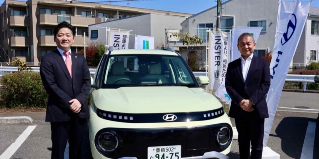 Hyundai teams up with Japanese convenience stores to boost EV sales