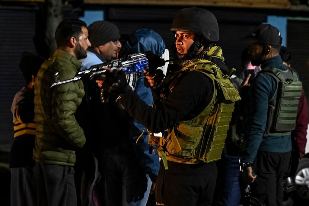 India and Pakistan expel each other’s citizens as fears grow of military escalation over Kashmir attack