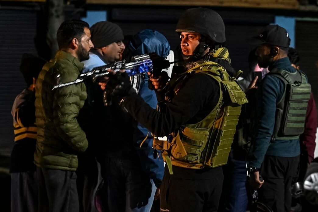 India and Pakistan expel each other’s citizens as fears grow of military escalation over Kashmir attack