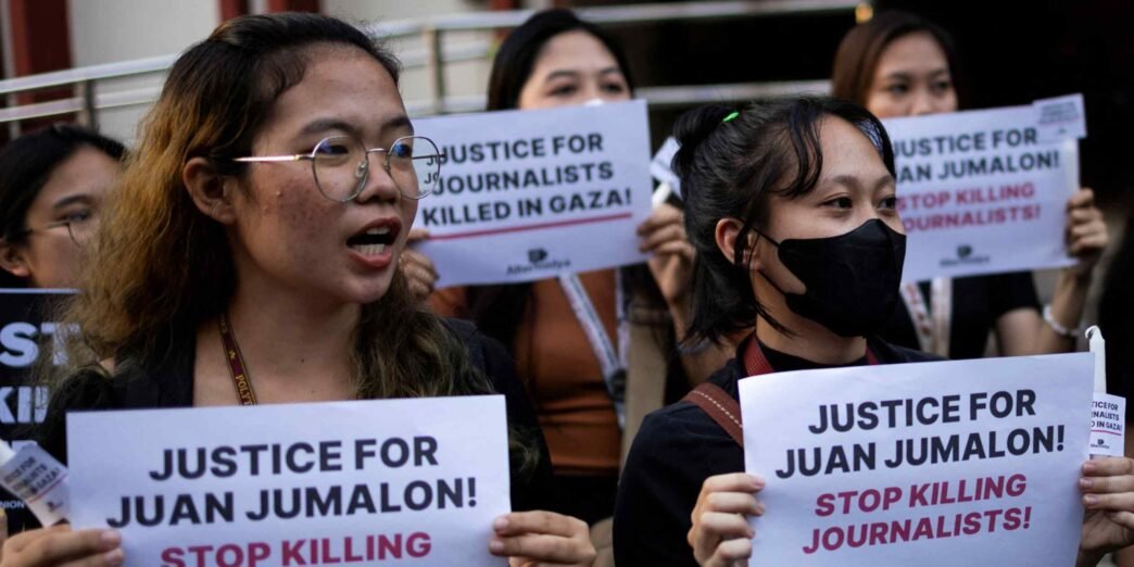 Marcos must end the war on the press that Duterte started