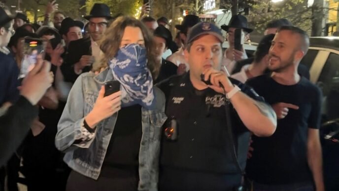 Mob chased Brooklyn woman after mistaking her for protester at speech by Israeli security minister