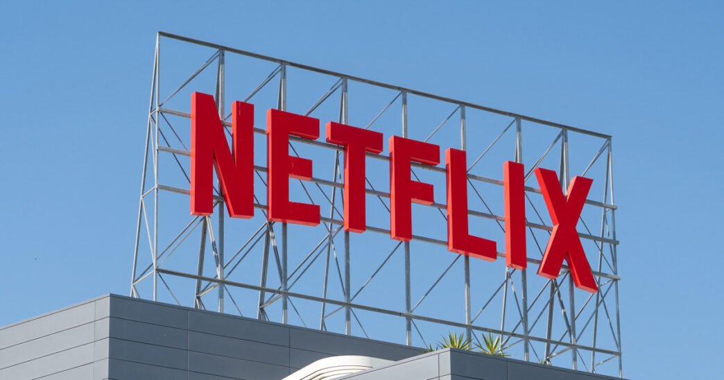 Netflix maintained its 2025 guidance. That may not be the sign of confidence it seems.
