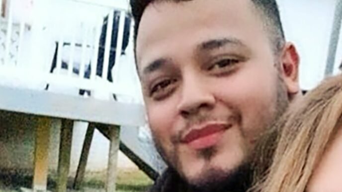 New documents detail government's case that mistakenly deported man was a gang member