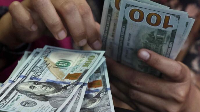 Preventing a weak dollar should be the top US priority