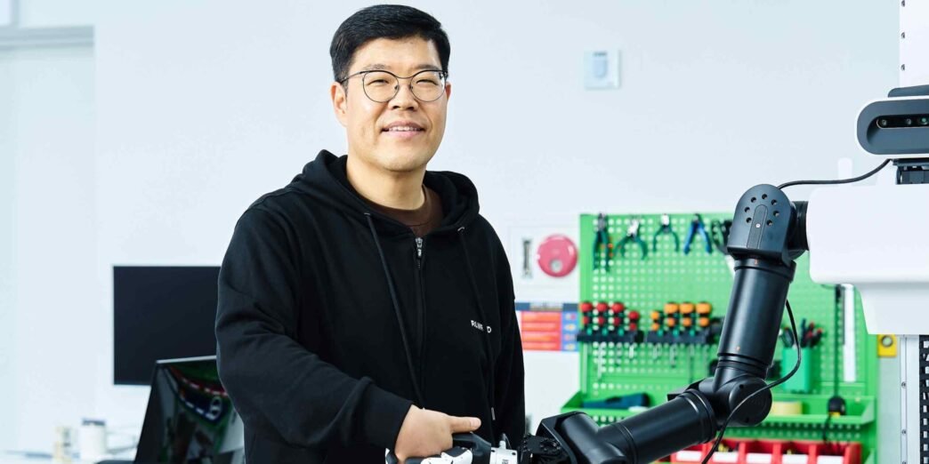 South Korean robot AI startup draws funding from ANA, KDDI, VC firms