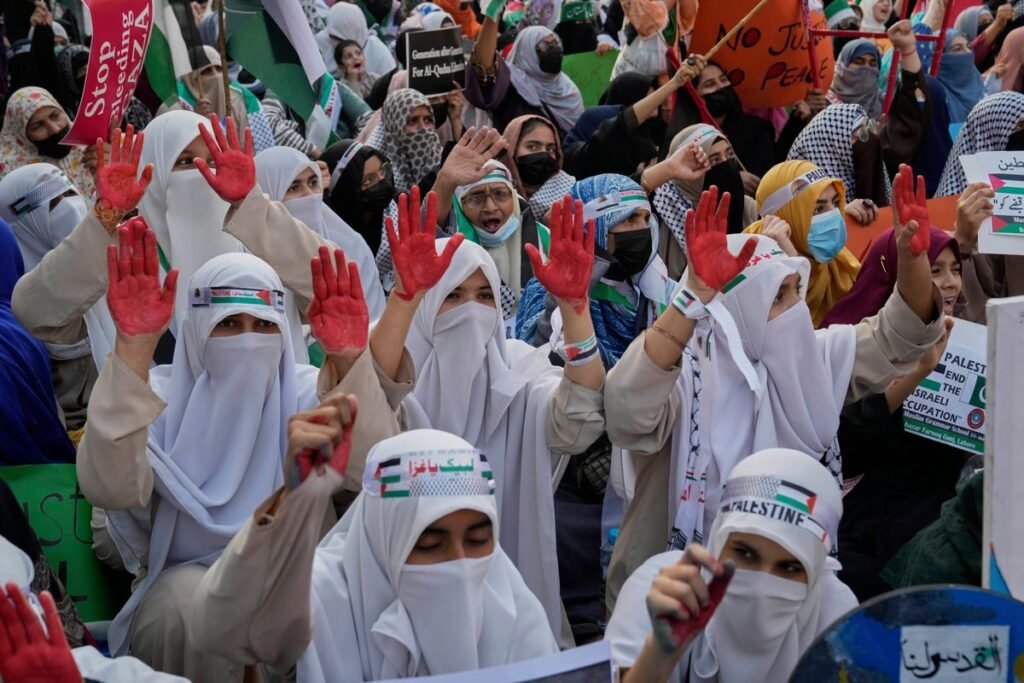 Thousands of Islamists rally in Pakistan against Israel’s bombing in Gaza